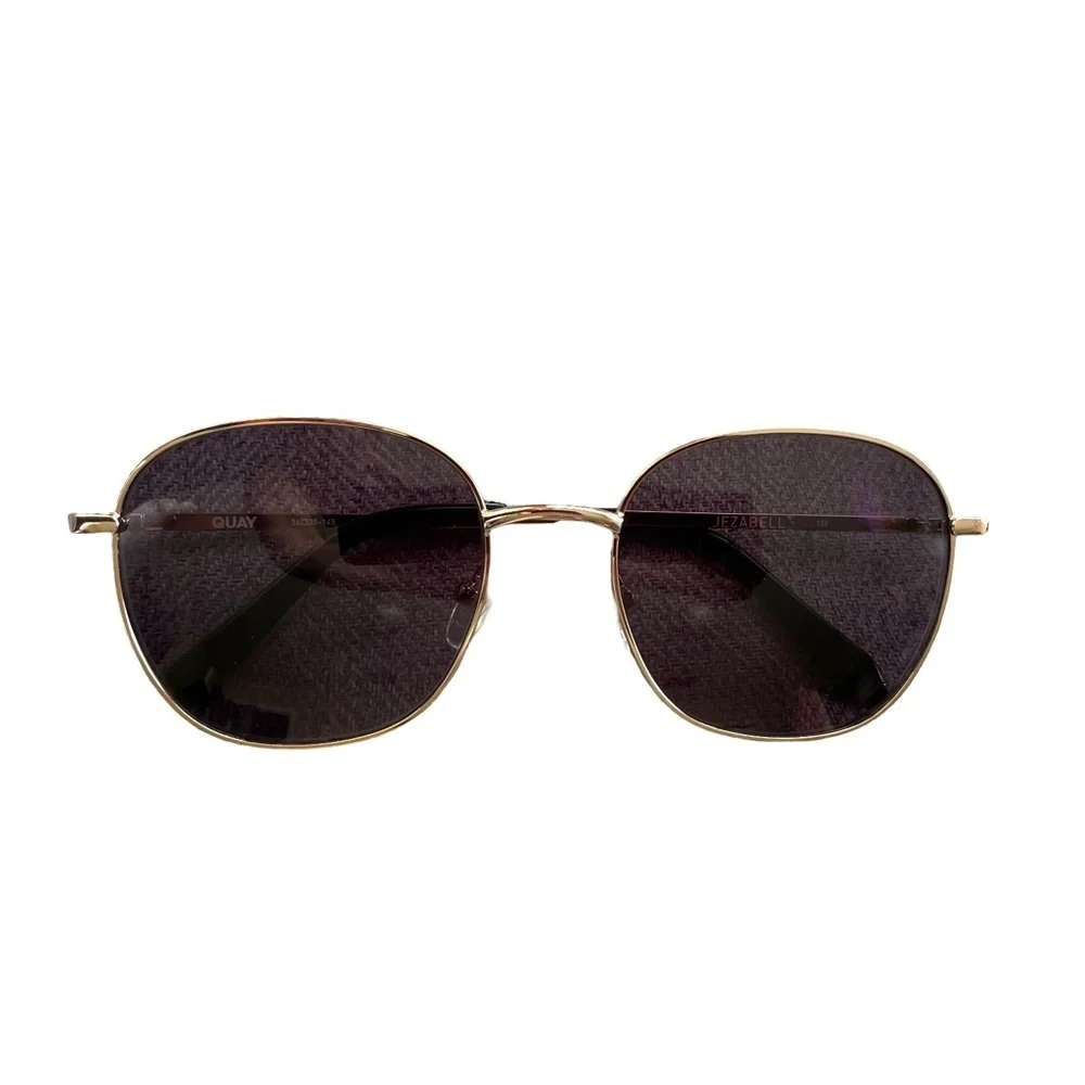 Quay Jezabell Gold Round Metal Frame Sunglasses with Smoke Polarized Lenses